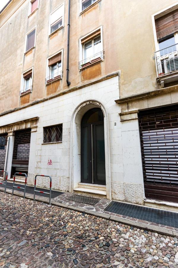Flower Apartment Mantova Exterior photo